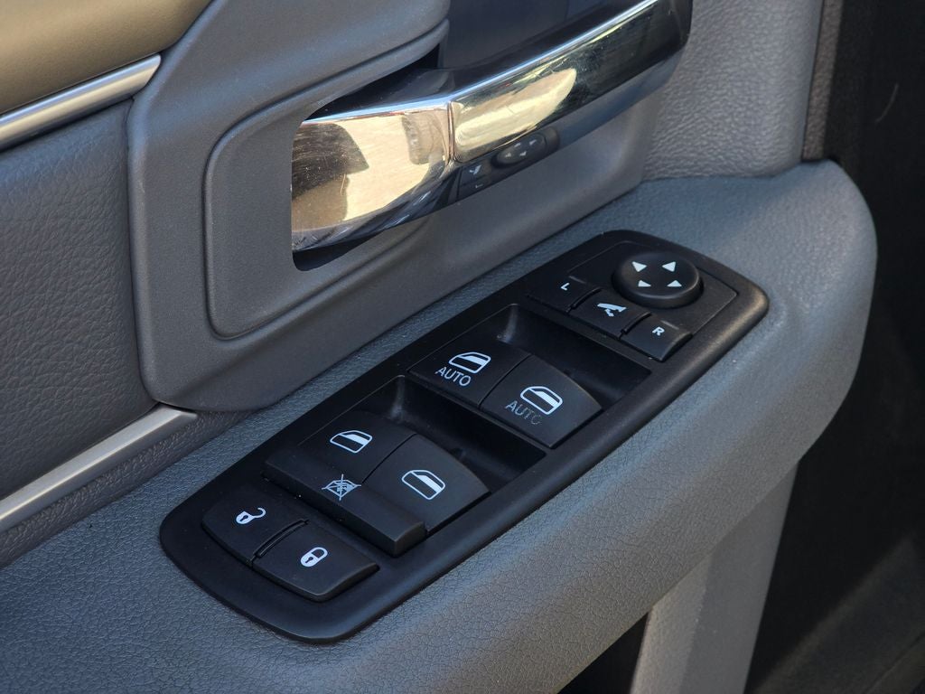 2015 RAM 1500 SLT