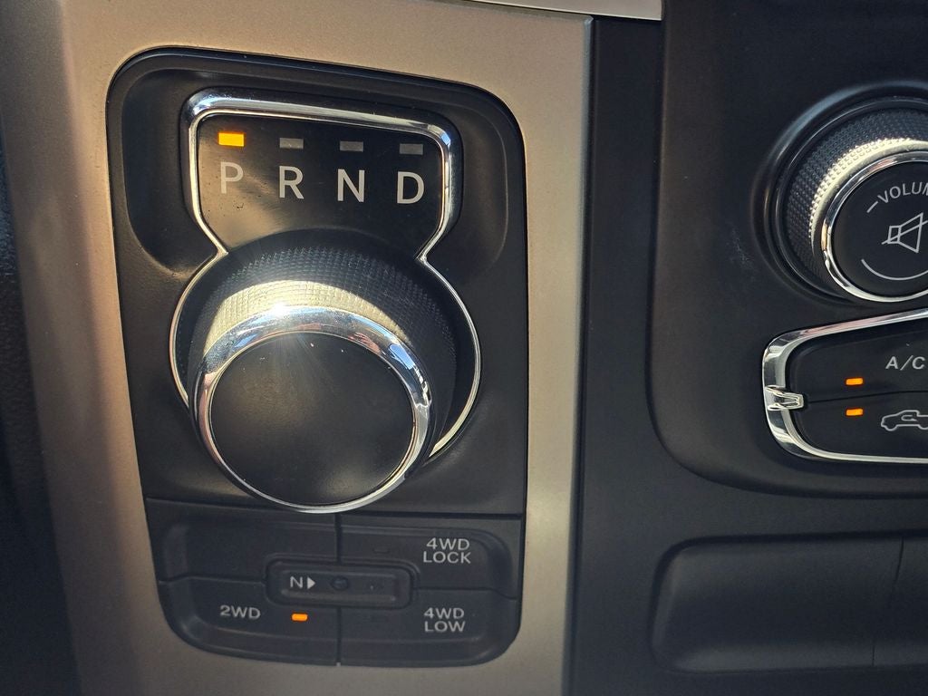 2015 RAM 1500 SLT