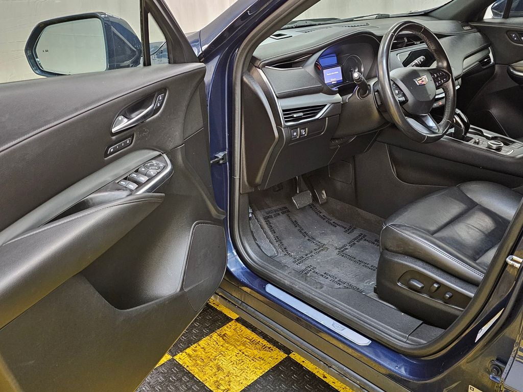 2020 Cadillac XT4 Premium Luxury