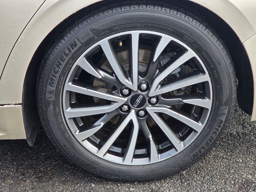 2017 Lincoln Continental Select