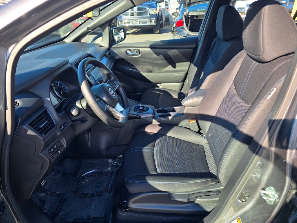 2025 Nissan Leaf S