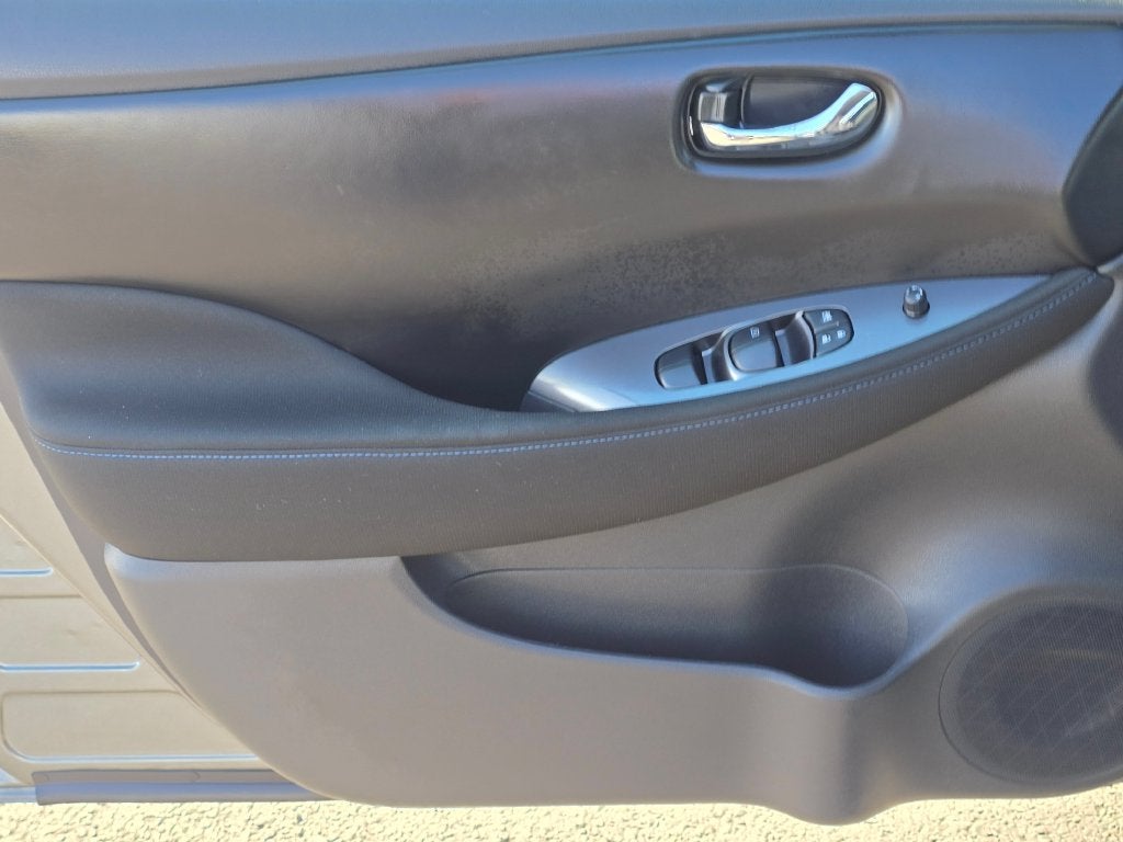 2025 Nissan Leaf S