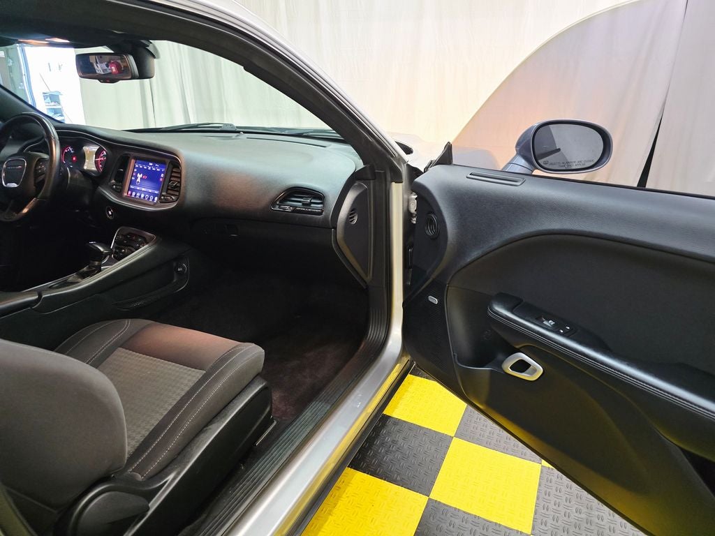 2017 Dodge Challenger SXT