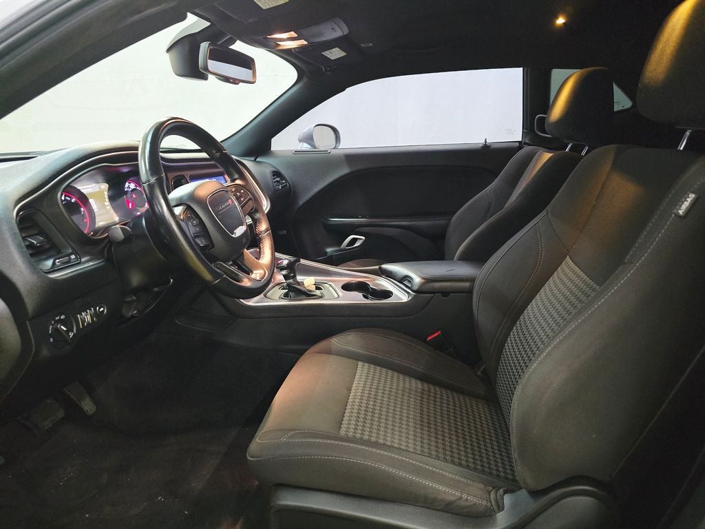 2017 Dodge Challenger SXT