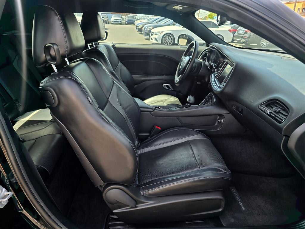 2016 Dodge Challenger SXT