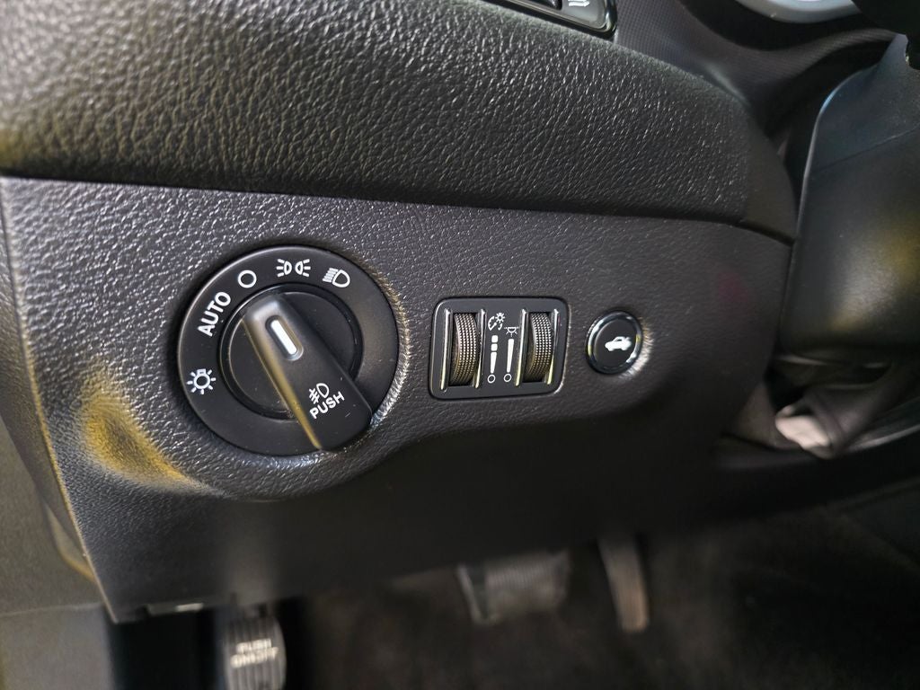 2015 Dodge Challenger SXT