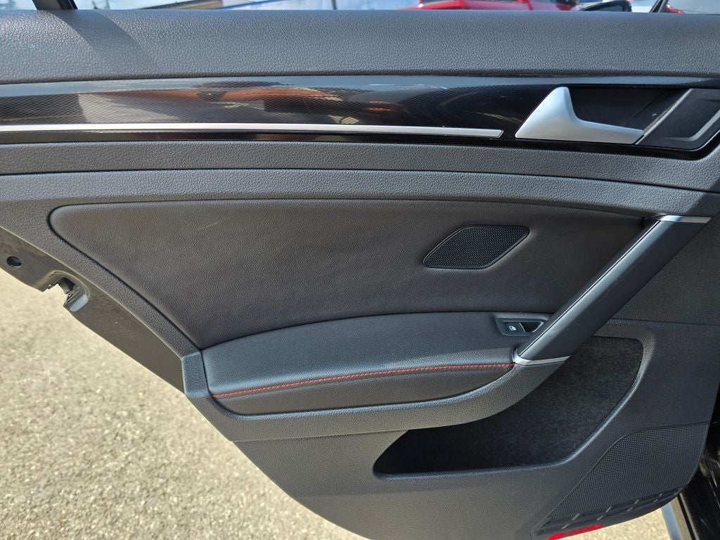 2017 Volkswagen Golf GTI SE