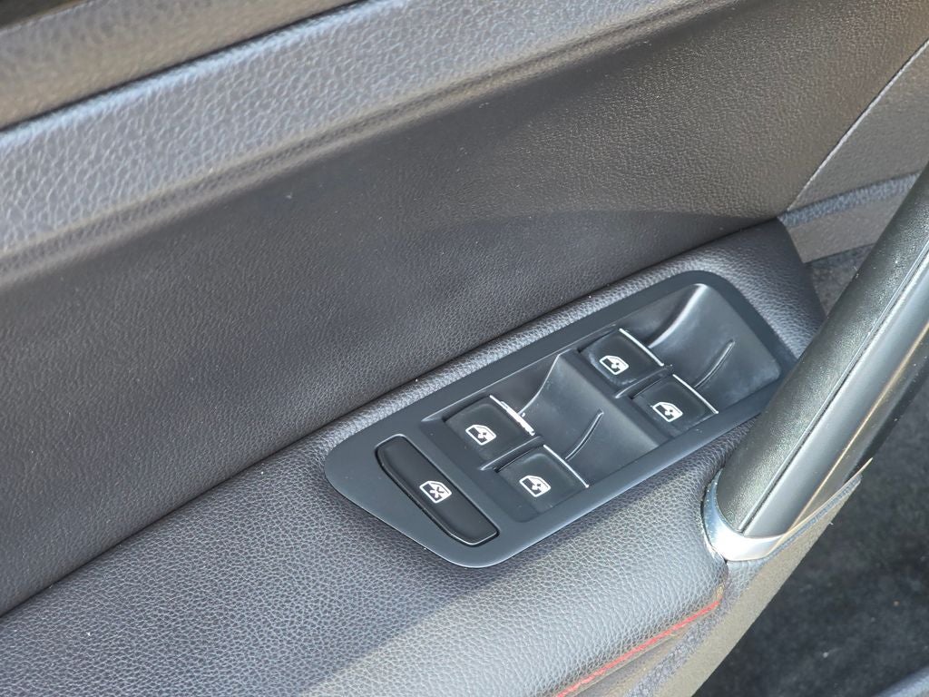 2017 Volkswagen Golf GTI SE