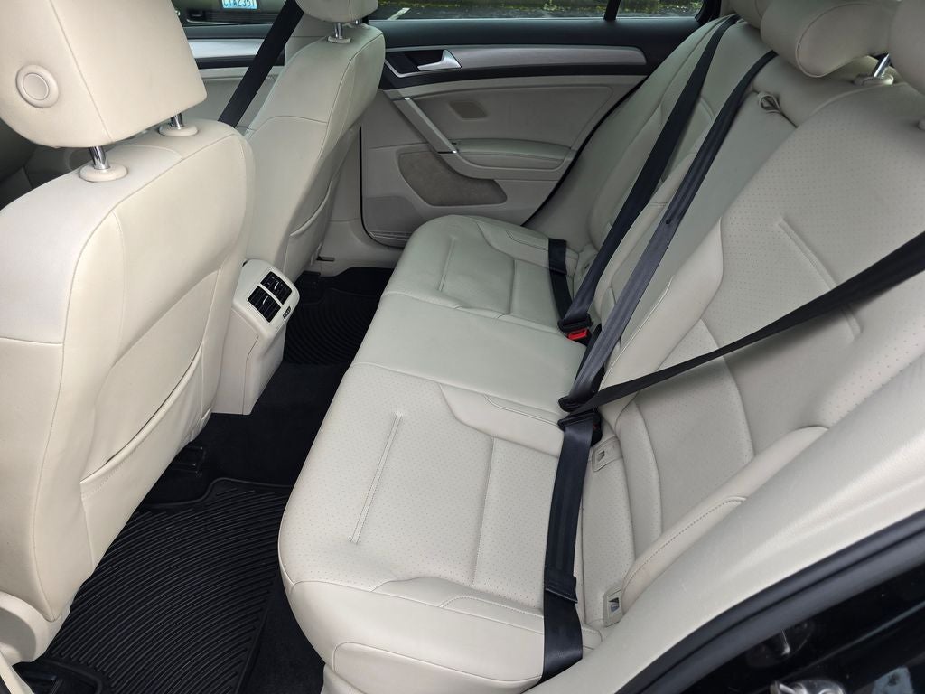 2016 Volkswagen Golf SportWagen SE
