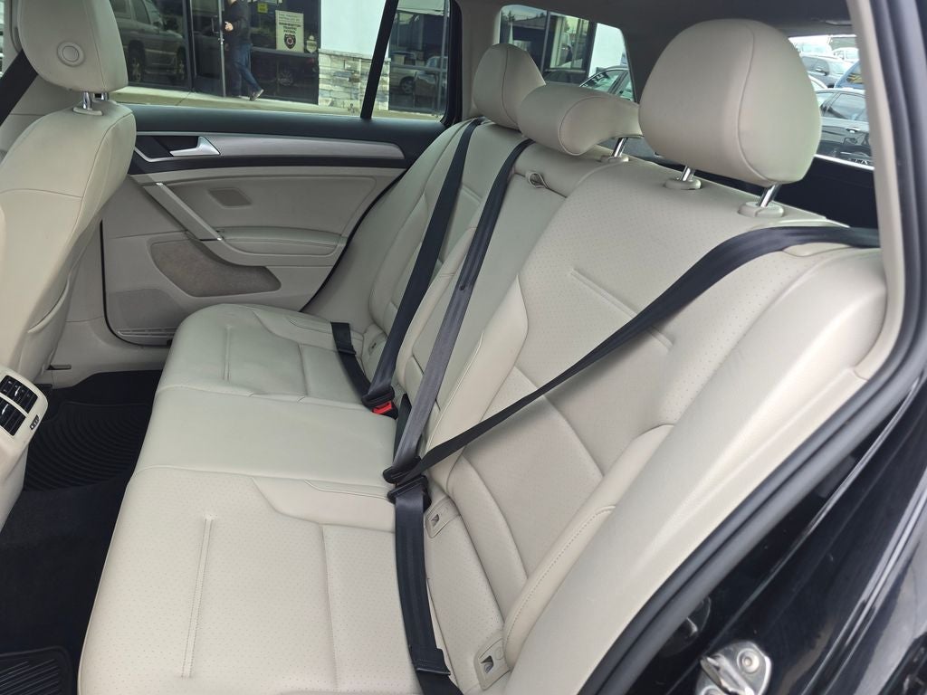 2016 Volkswagen Golf SportWagen SE