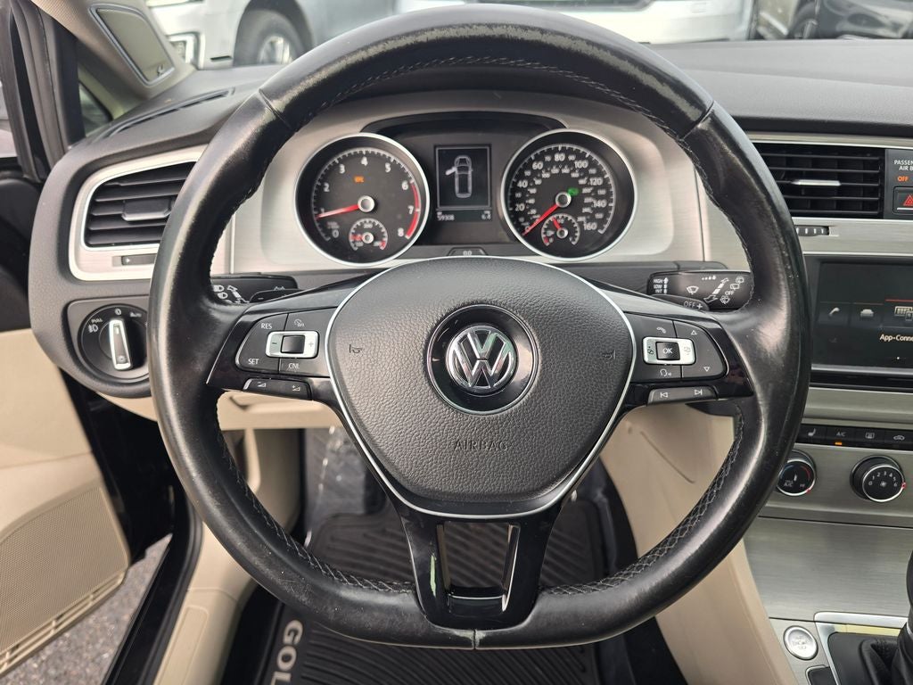 2016 Volkswagen Golf SportWagen SE