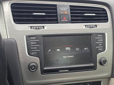 2016 Volkswagen Golf SportWagen SE