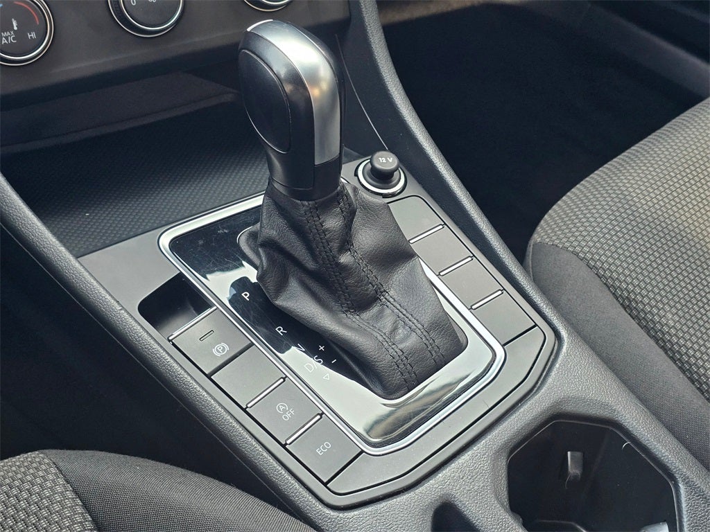 2019 Volkswagen Jetta R-Line