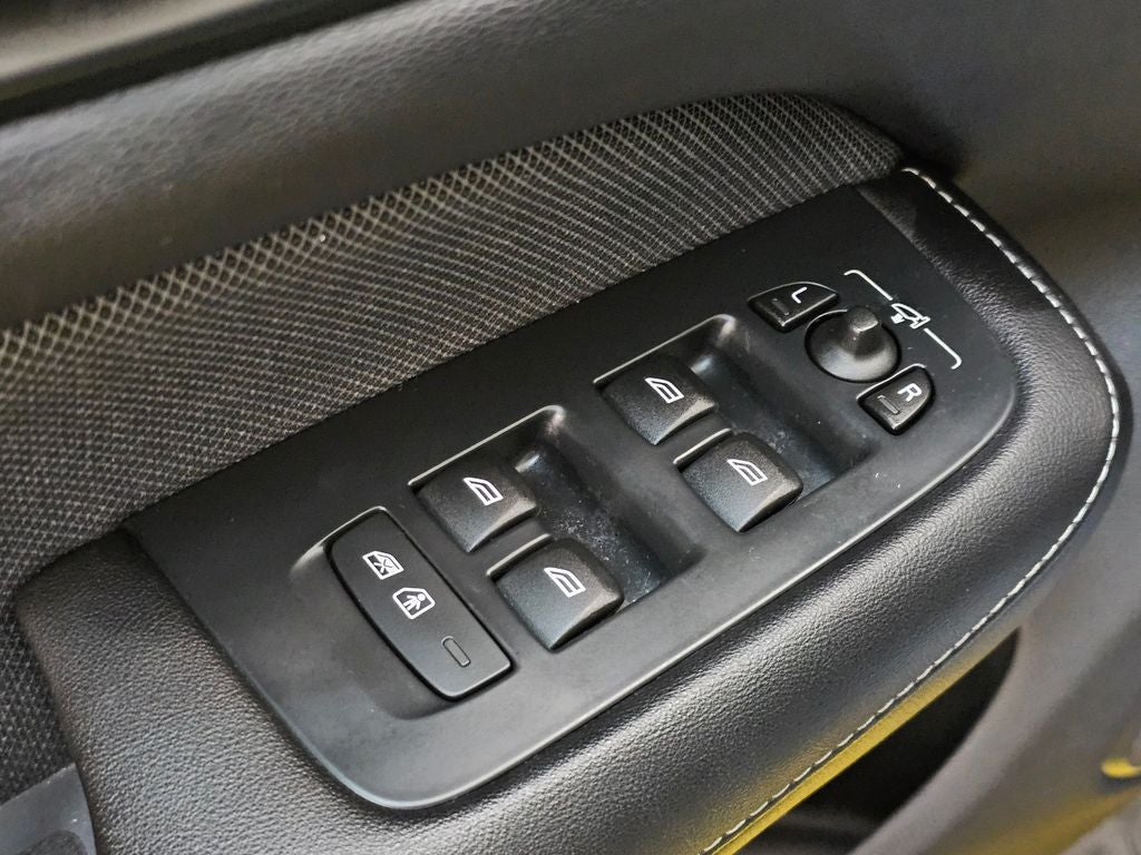 2019 Volvo S60 T5 R-Design