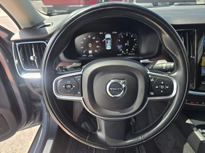 2022 Volvo S60 B5 Momentum