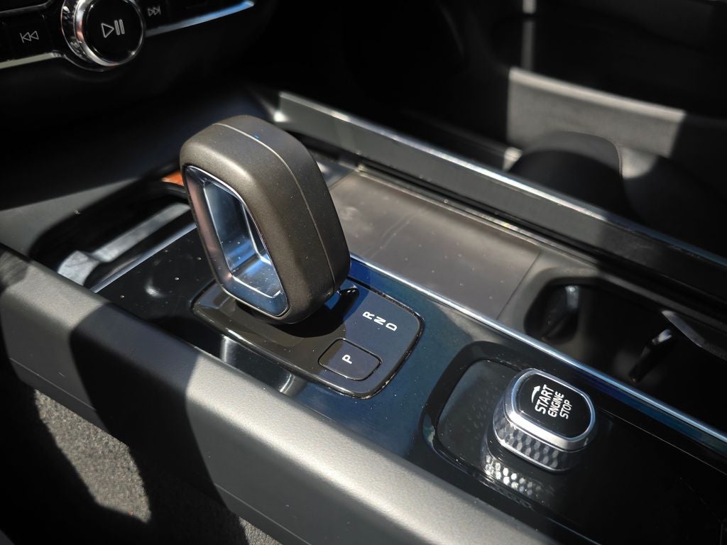 2022 Volvo S60 B5 Momentum