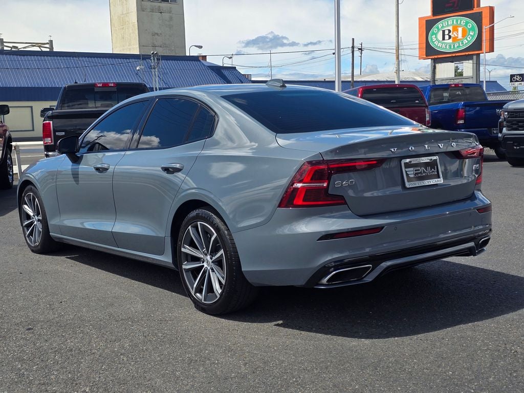 2022 Volvo S60 B5 Momentum
