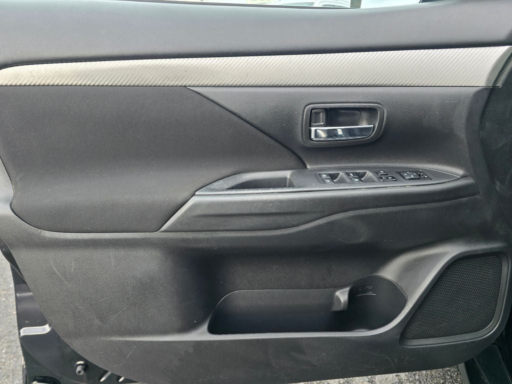 2018 Mitsubishi Outlander ES