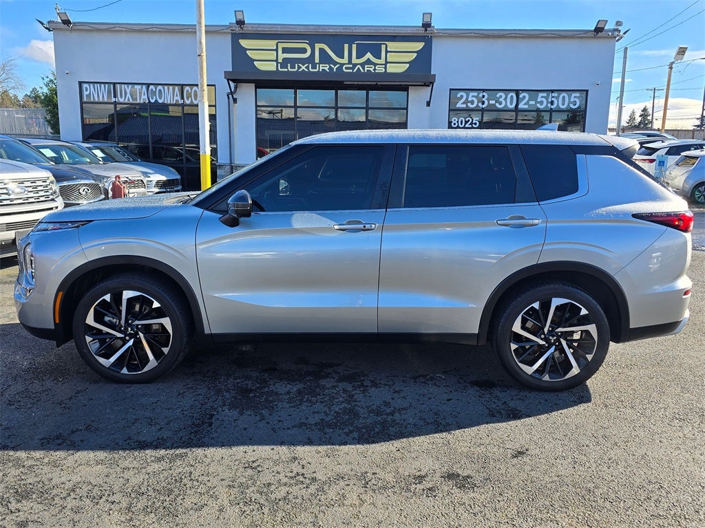 2022 Mitsubishi Outlander SE