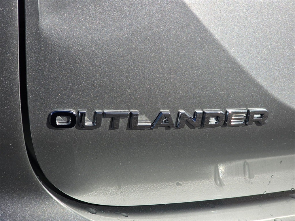 2022 Mitsubishi Outlander SE