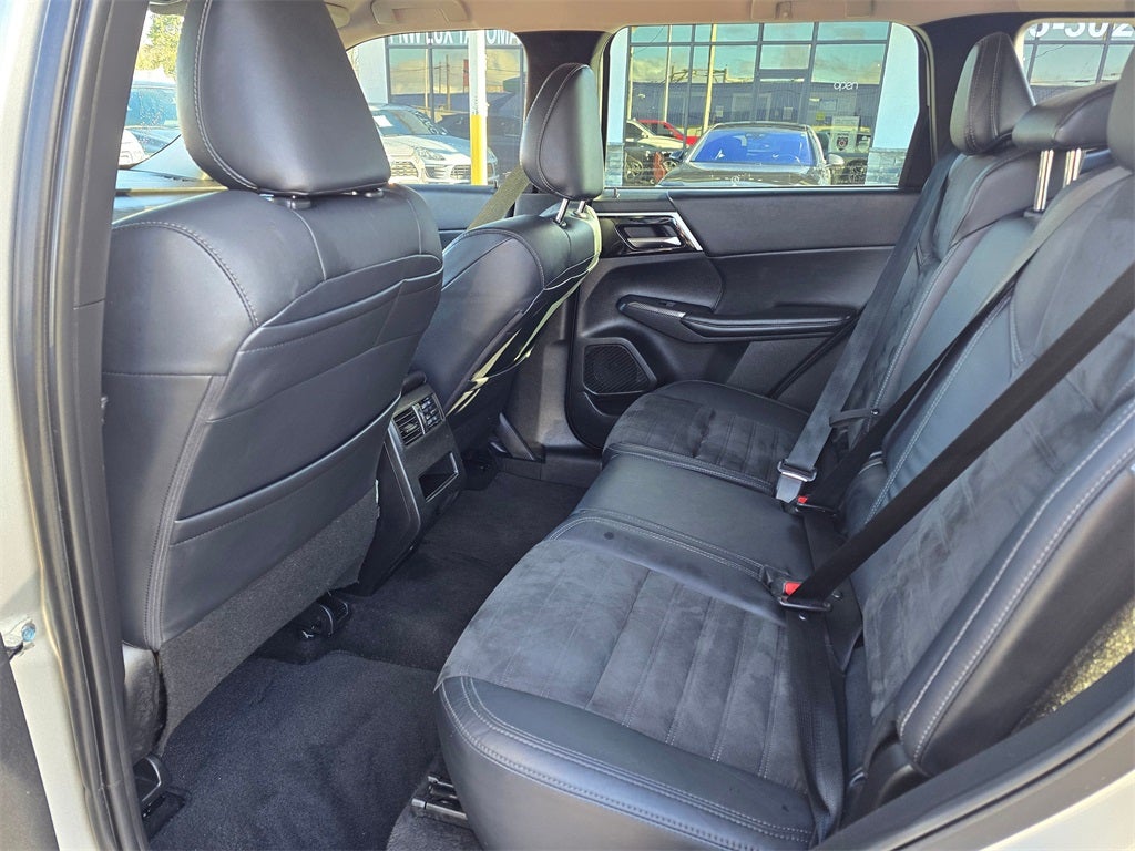 2022 Mitsubishi Outlander SE