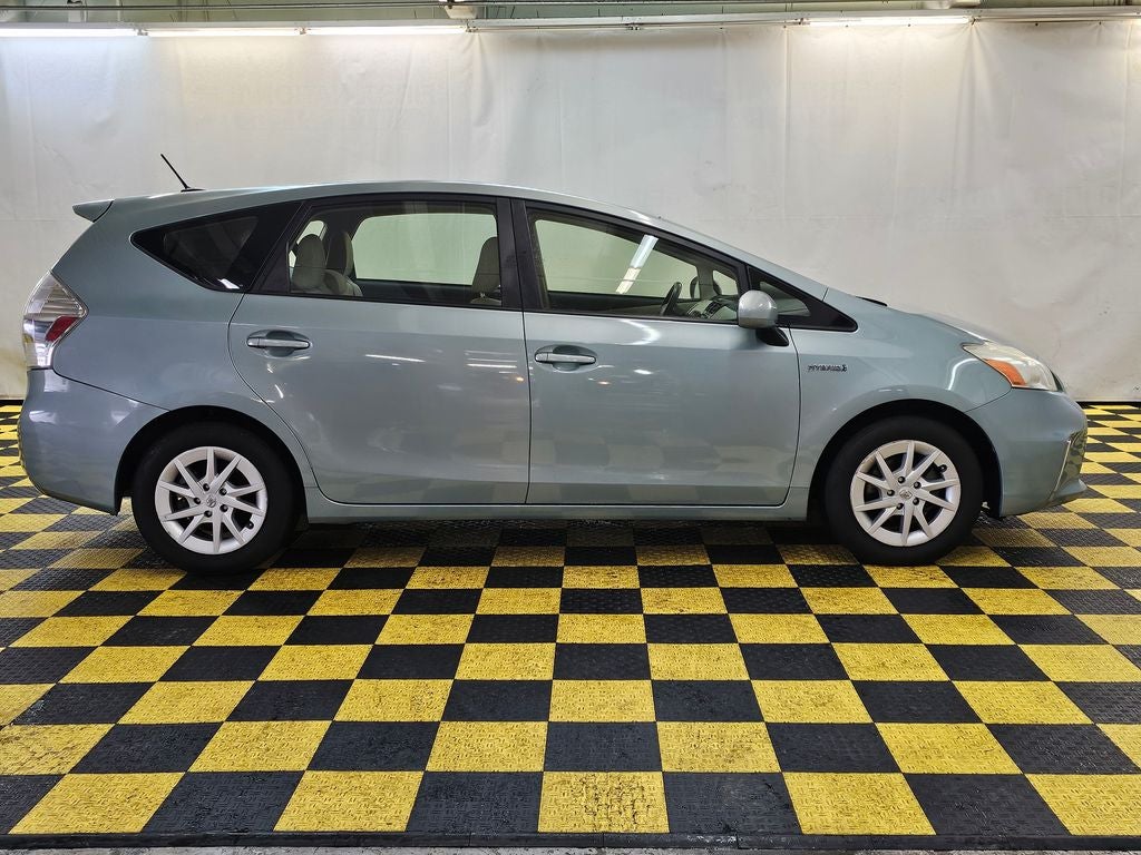 2014 Toyota Prius v Three