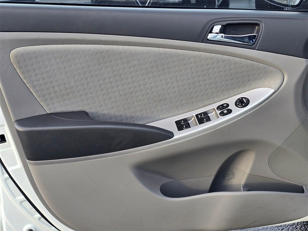 2014 Hyundai Accent SE