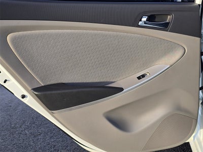 2014 Hyundai Accent SE