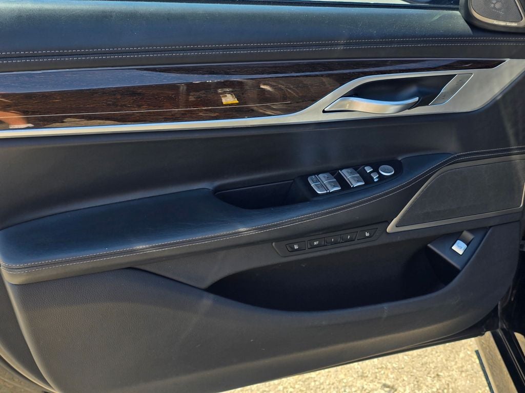 2020 BMW 7 Series 740i