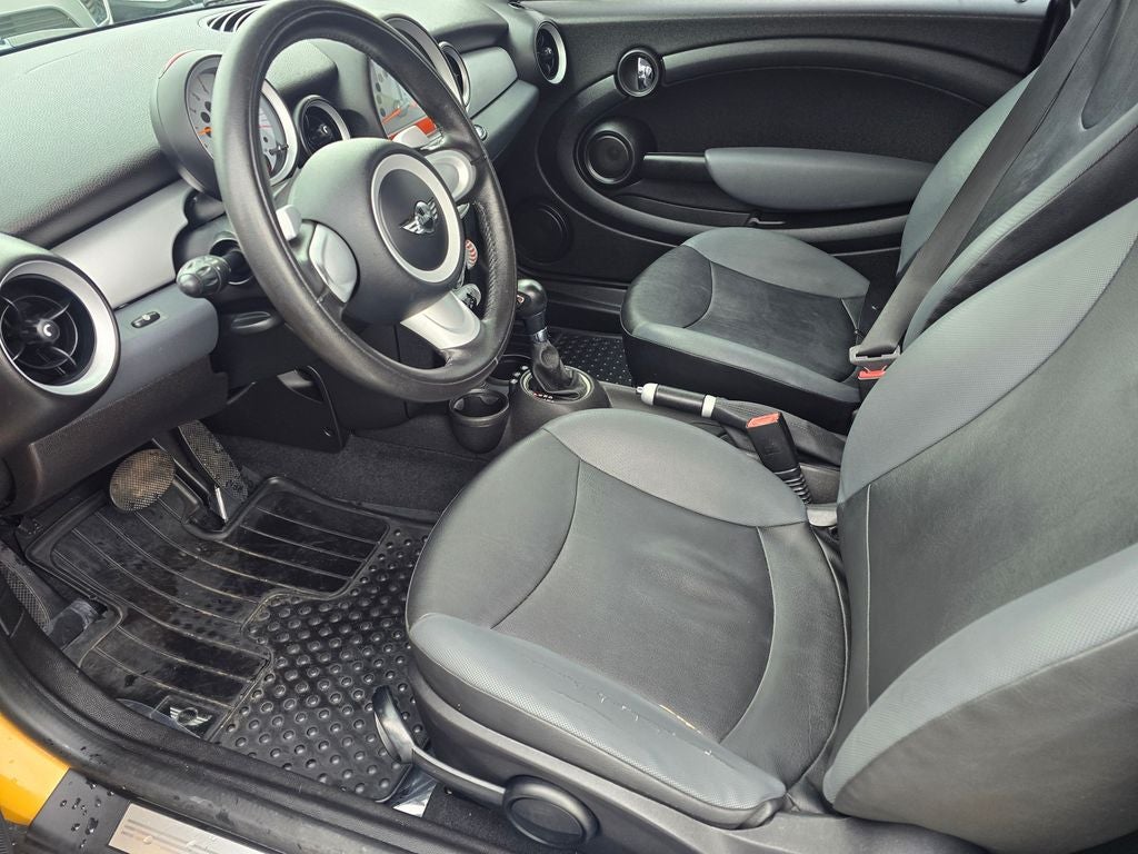 2009 MINI Cooper Base