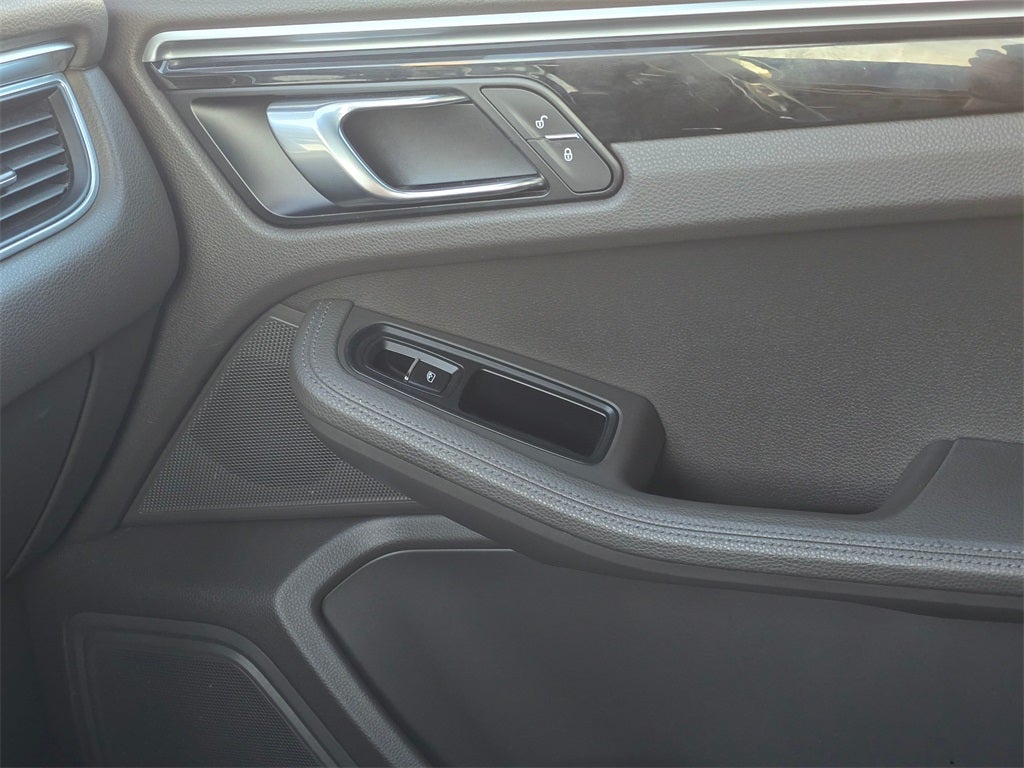 2018 Porsche Macan Base