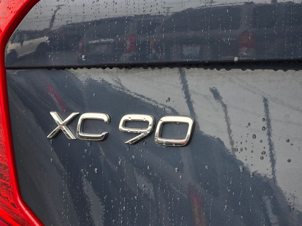2022 Volvo XC90 T5 Momentum