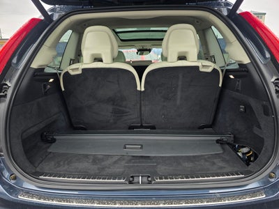 2022 Volvo XC90 T5 Momentum