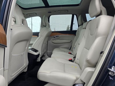 2022 Volvo XC90 T5 Momentum