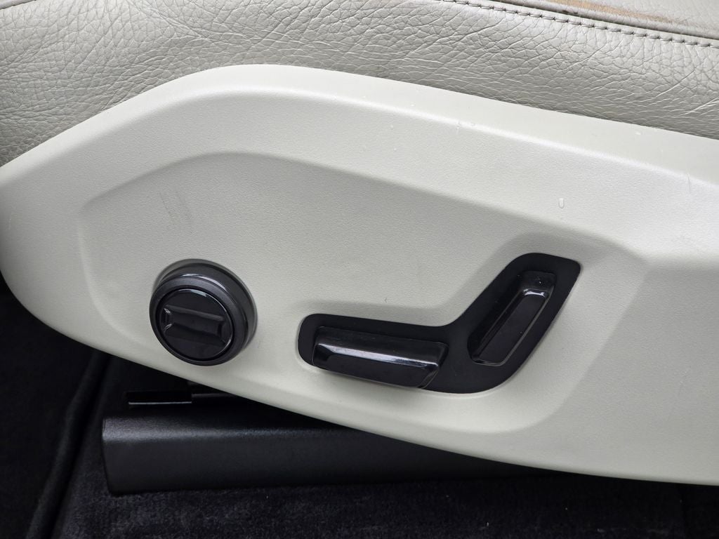 2022 Volvo XC90 T5 Momentum