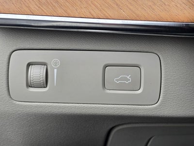 2022 Volvo XC90 T5 Momentum
