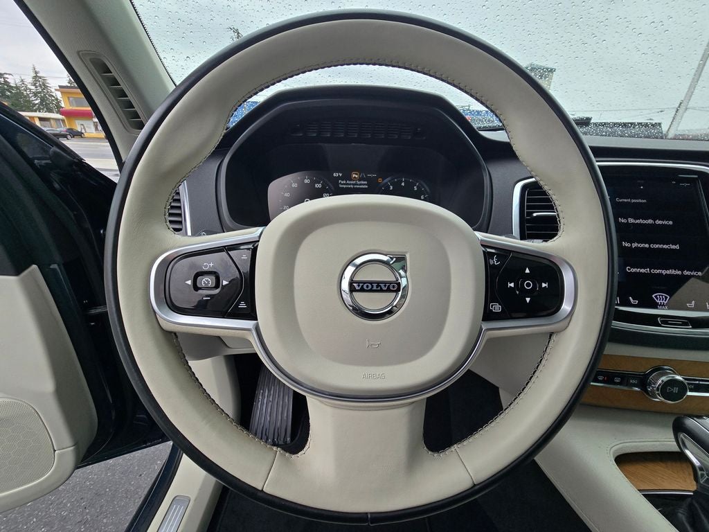 2022 Volvo XC90 T5 Momentum