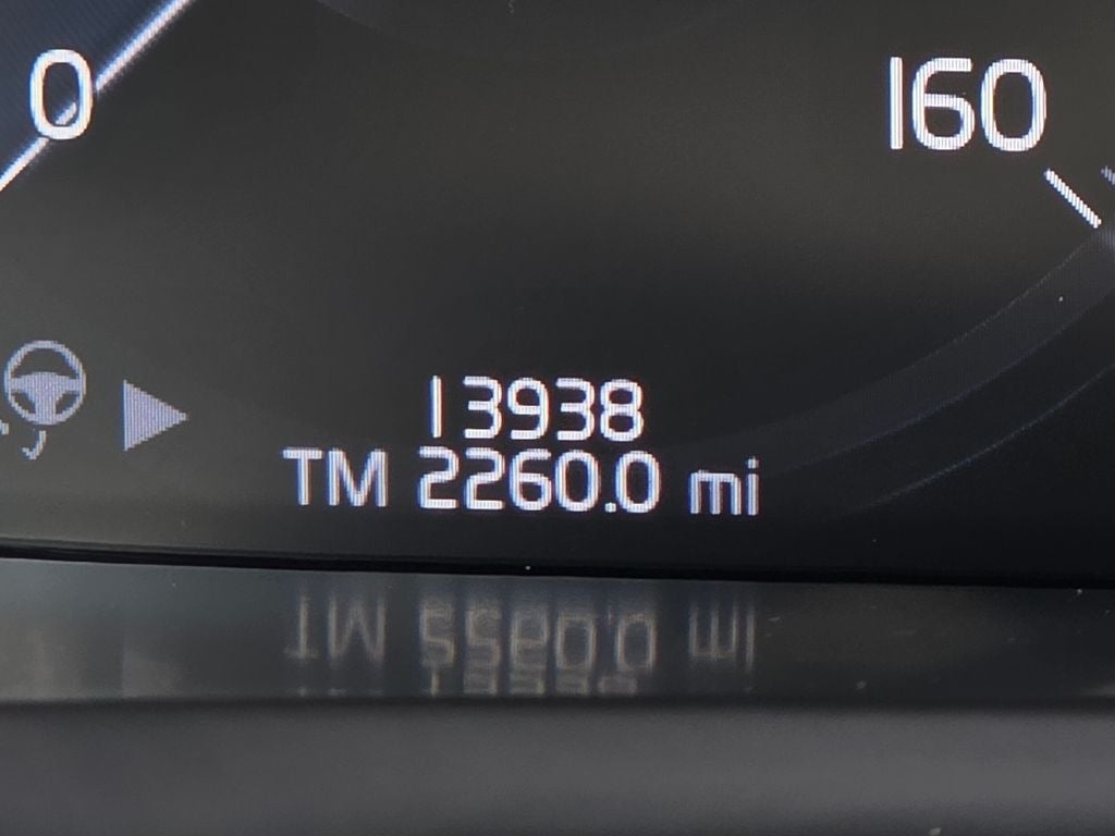 2022 Volvo XC90 T5 Momentum