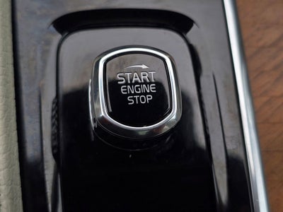 2022 Volvo XC90 T5 Momentum