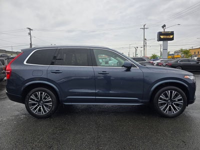 2022 Volvo XC90 T5 Momentum