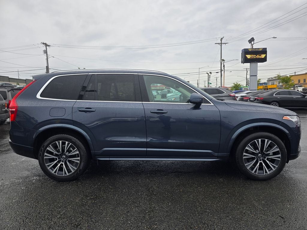 2022 Volvo XC90 T5 Momentum