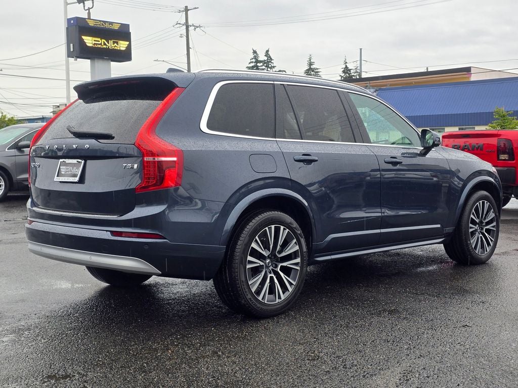 2022 Volvo XC90 T5 Momentum