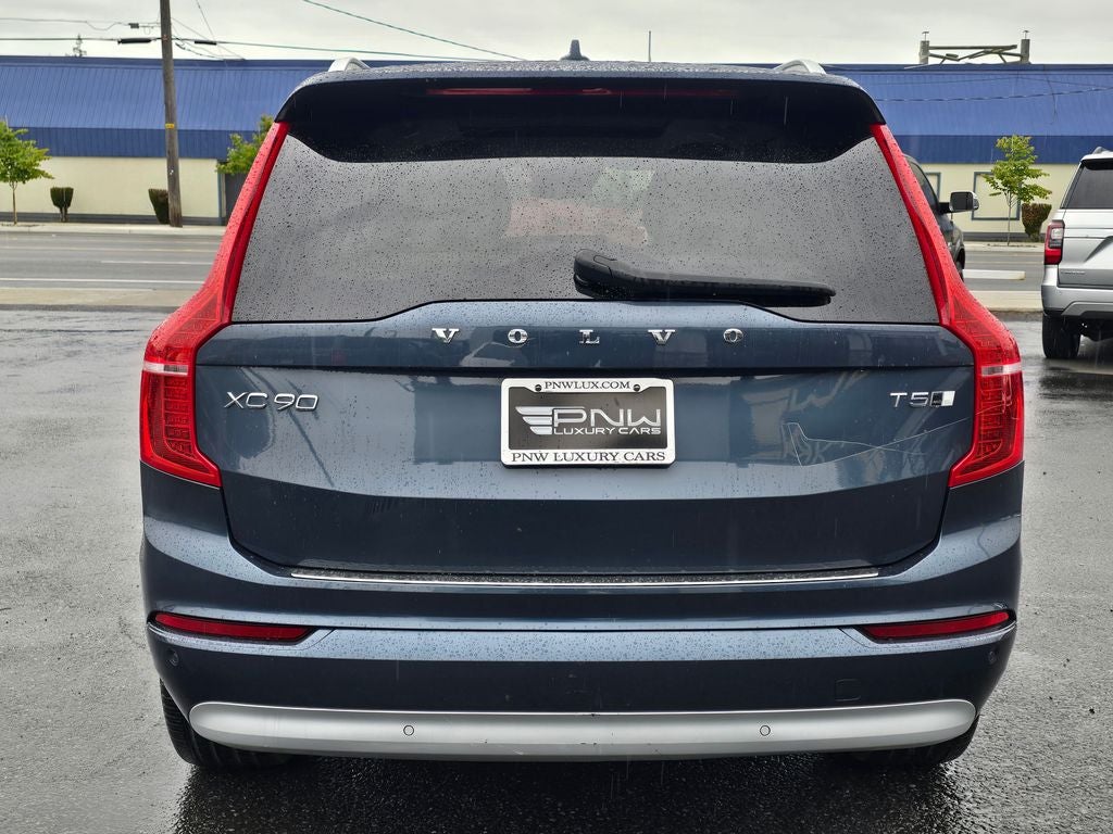 2022 Volvo XC90 T5 Momentum