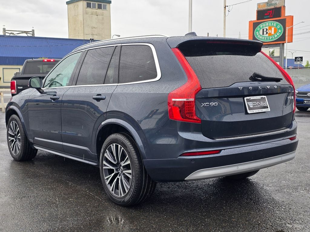 2022 Volvo XC90 T5 Momentum