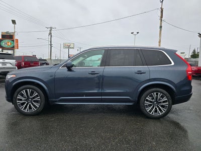 2022 Volvo XC90 T5 Momentum
