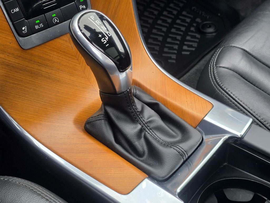 2017 Volvo XC60 T5 Inscription