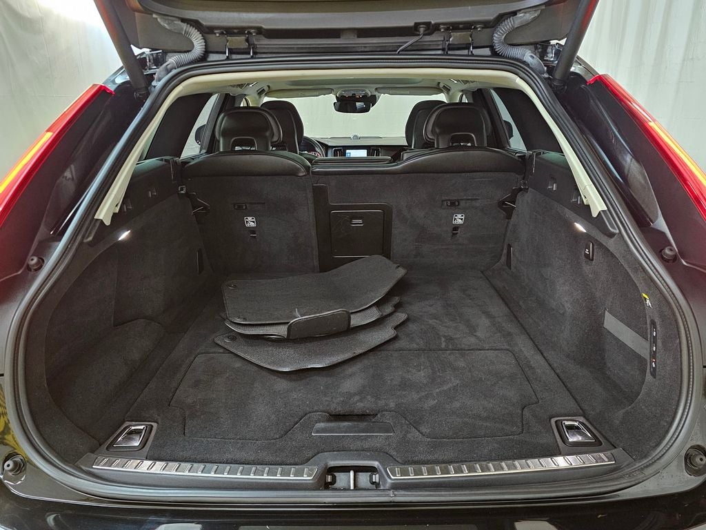 2017 Volvo V90 Cross Country T6 AWD