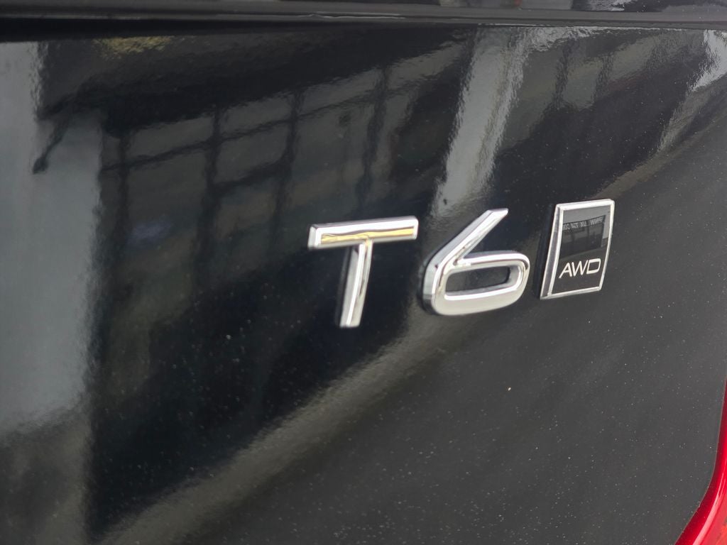 2016 Volvo XC90 T6 Momentum