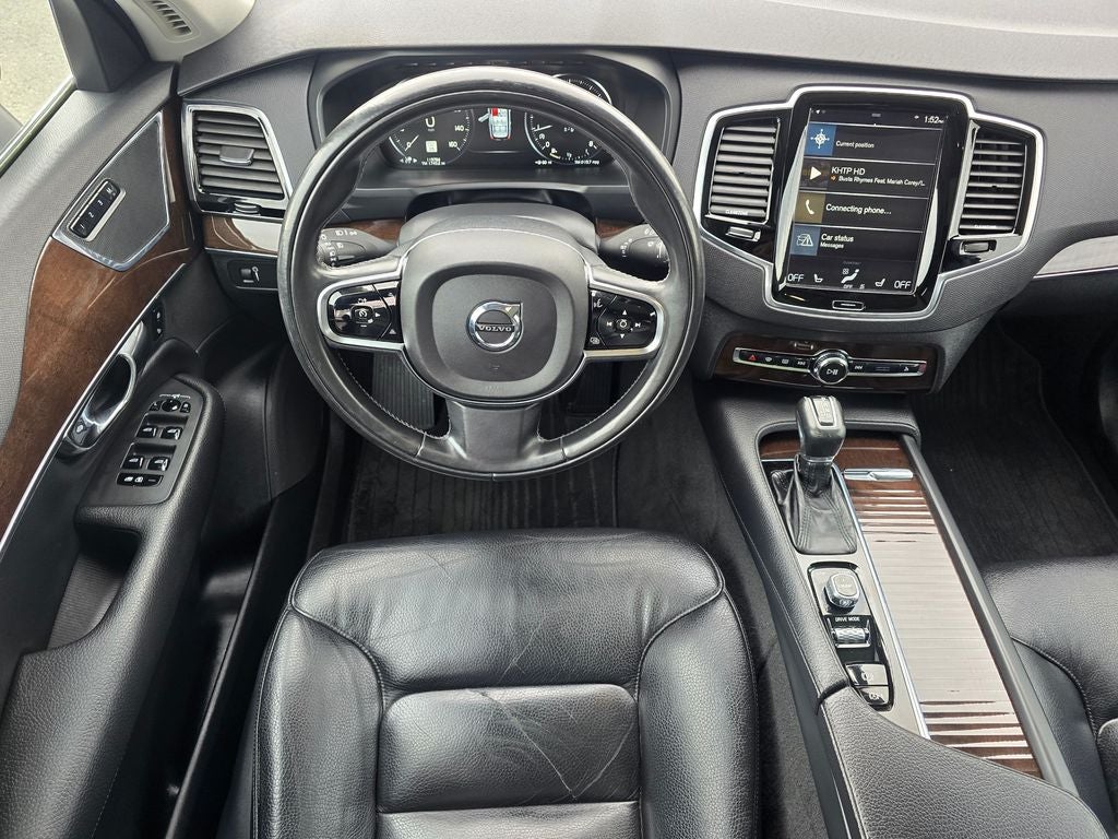 2016 Volvo XC90 T6 Momentum