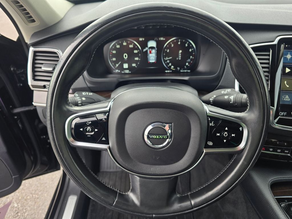 2016 Volvo XC90 T6 Momentum